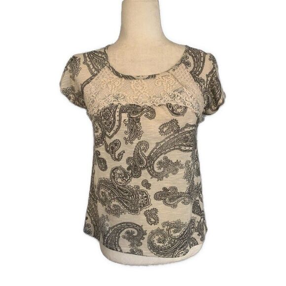 xhilaration top Bohemian Paisley Pattern Short Sleeve Black White Ivory Small - Picture 1 of 5
